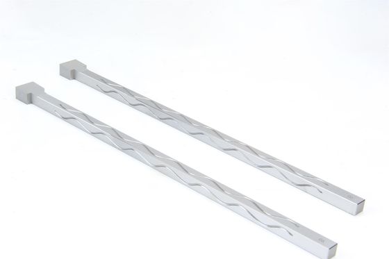 Niestandardowe formowane wtryskowo tworzywa sztuczne Pochylony dach Formowane wtryskowo produkty Uchwyt matrycy do rysowania