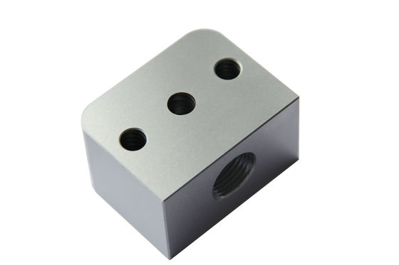 Wtryskowe części samochodowe Blokada form wtryskowych z tworzywa sztucznego Projektowanie części formowanych wtryskowo